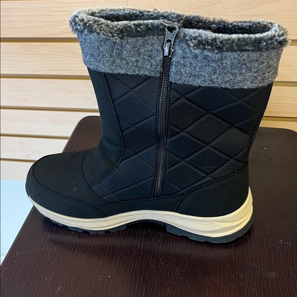 Women's Black Quilted Winter Boots